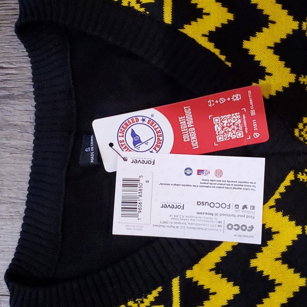 Foco Ncaa Iowa Hawkeyes V-Neck Ugly Sweater Size Small — image 3 of 3